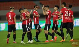 金年会官网登录-中超今夜再迎强敌；曼联回应争议；主帅态度：信心回归；临场指挥获称赞