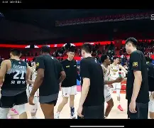 金年会共享体育官网-中超赛程吃紧，广厦男篮关键时刻手感冰凉，质疑声仍在，球探报告显示潜力